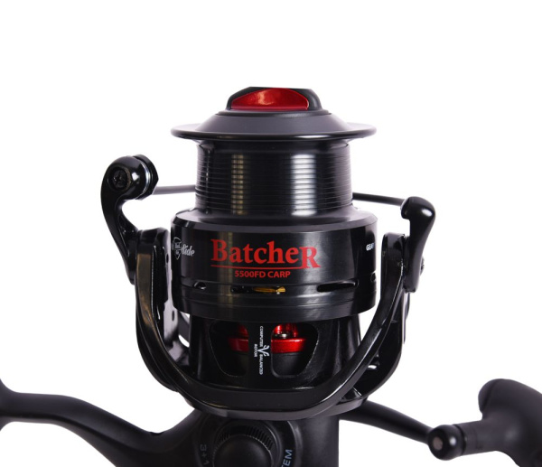 Катушка безынерционная Black Side Batcher Carp