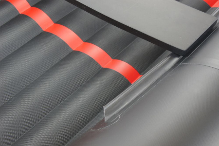 Лодка ПВХ Badger Air Line 420S с фальшбортами черно-красная